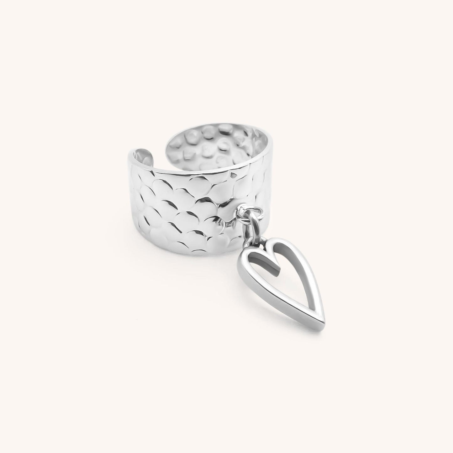 30R5134 - Open Heart Hammered Charm Ring, Silver