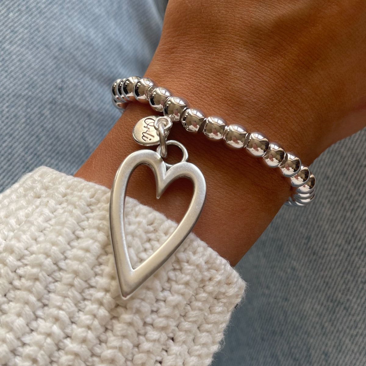 30B2942 - Open Heart Chunky Beads Bracelet