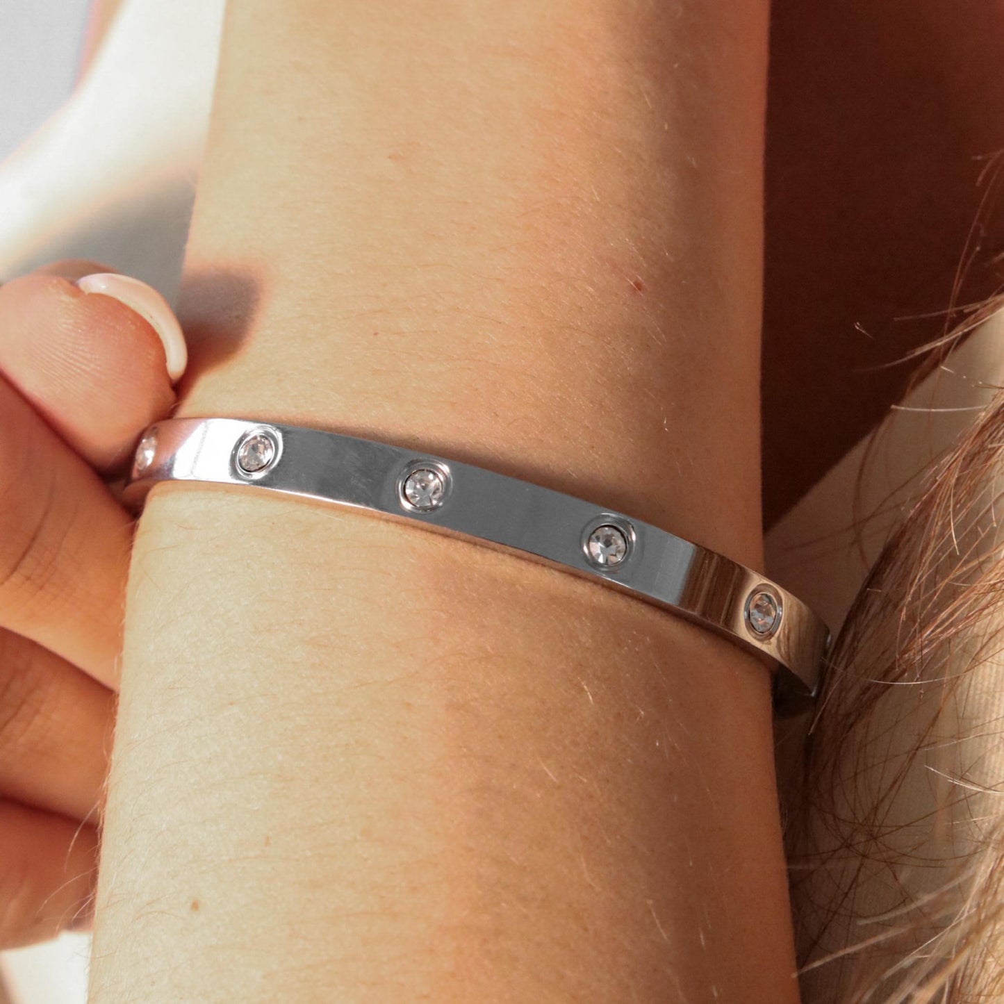 30B9001 - Cali Crystal Bangle, Silver