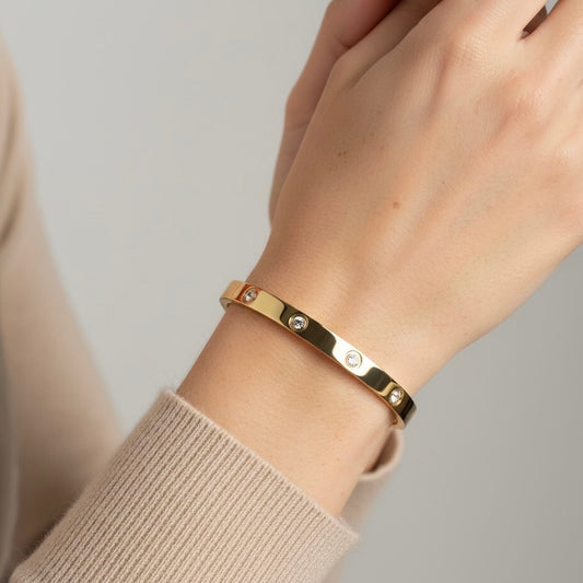 30B9001G - Cali Crystal Bangle, Gold