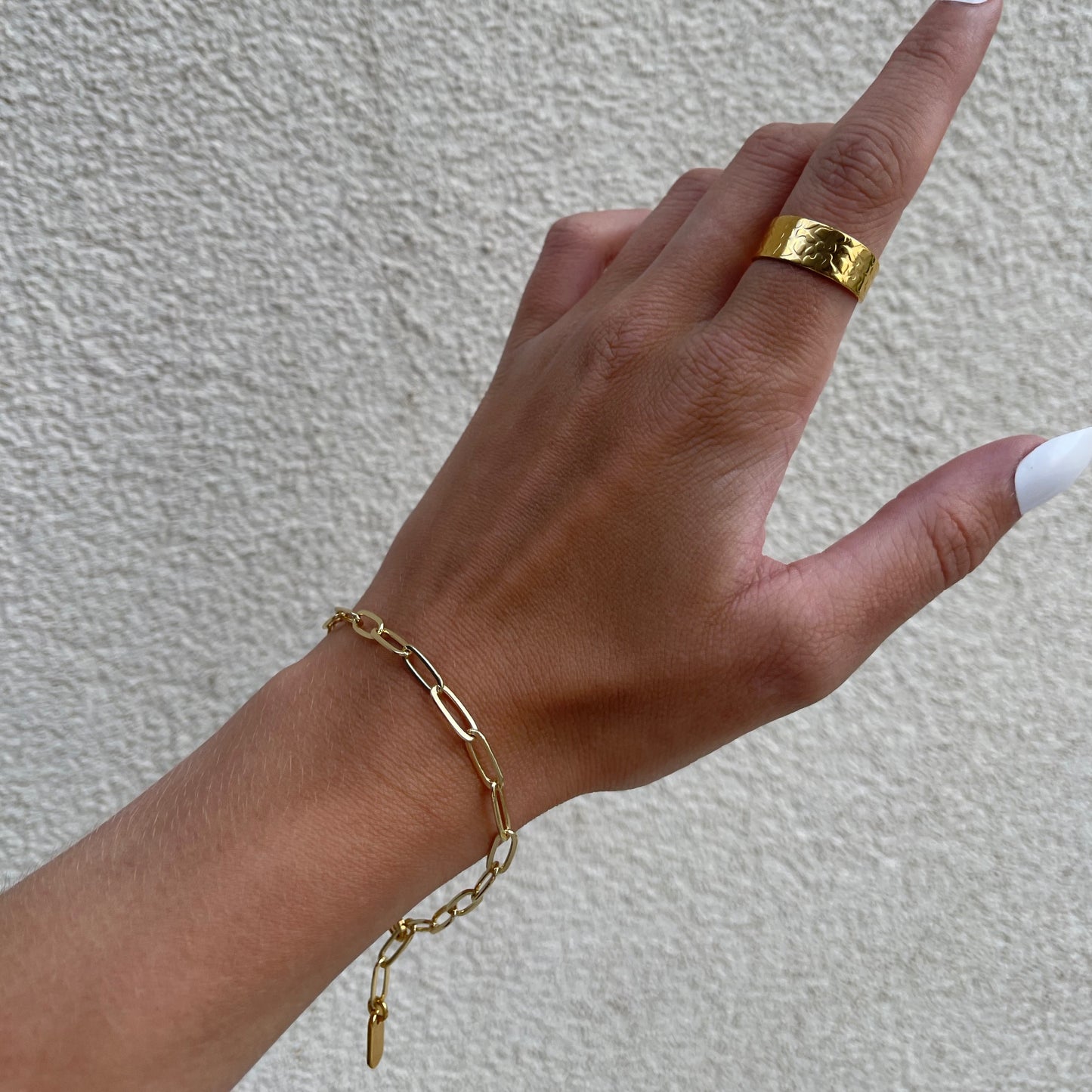 30B2811G - Paperclip Bracelet, Gold