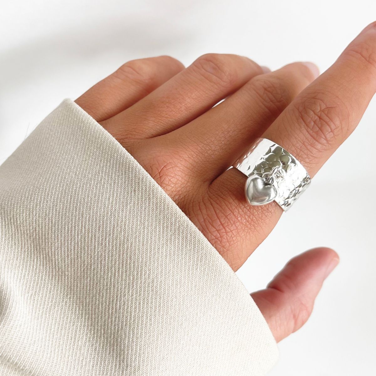 30R5127 - Puffed Heart Hammered Charm Ring