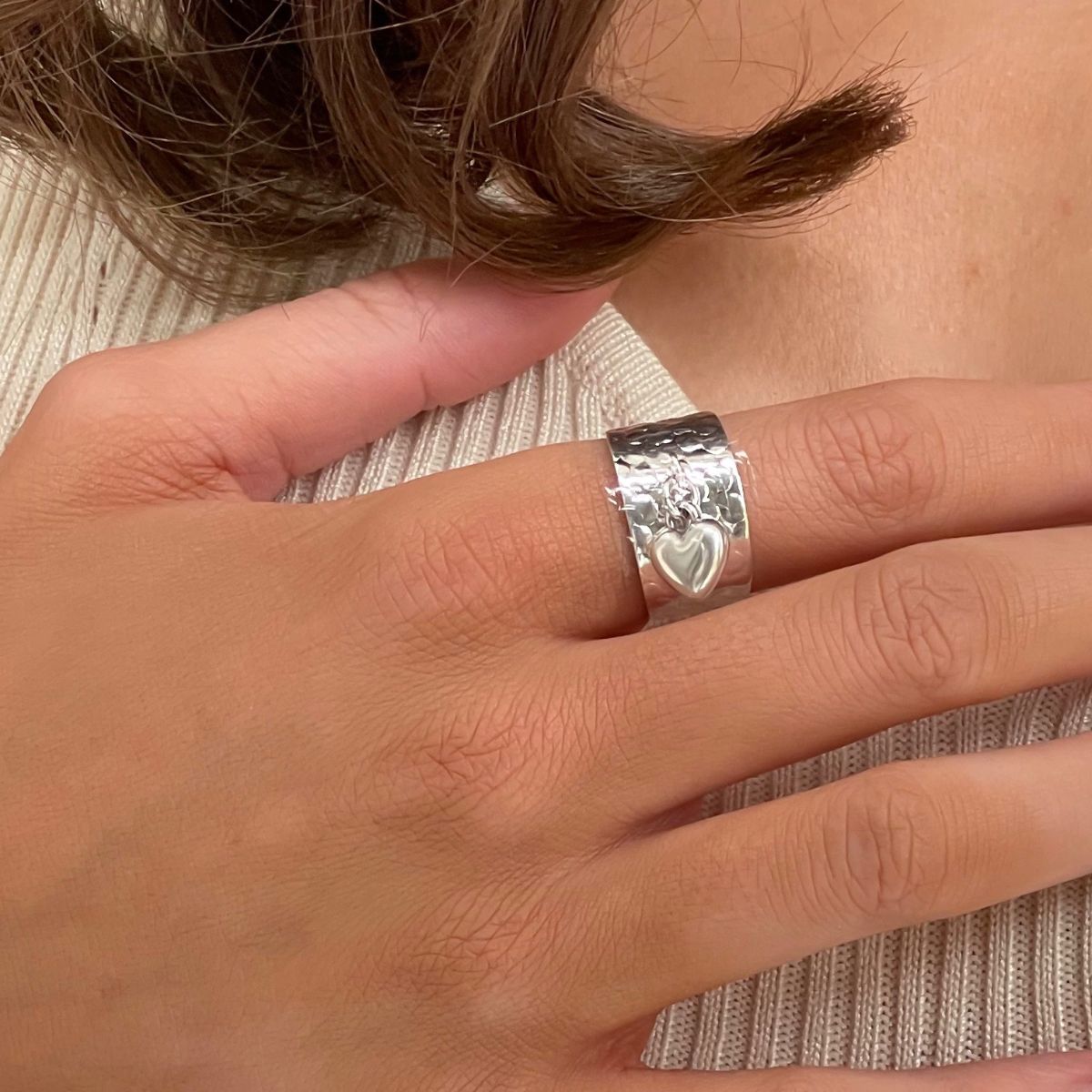 30R5127 - Puffed Heart Hammered Charm Ring
