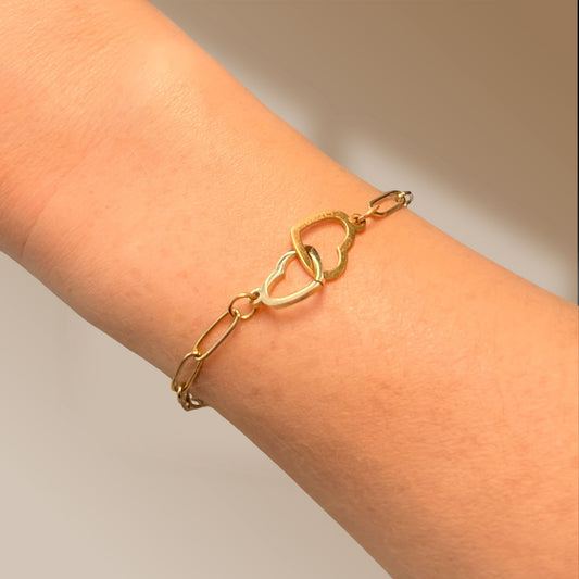 30B2879G - Interlinked Heart Paperclip Bracelet
