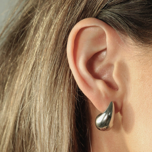 30E3371 - Teardrop Studs, Silver
