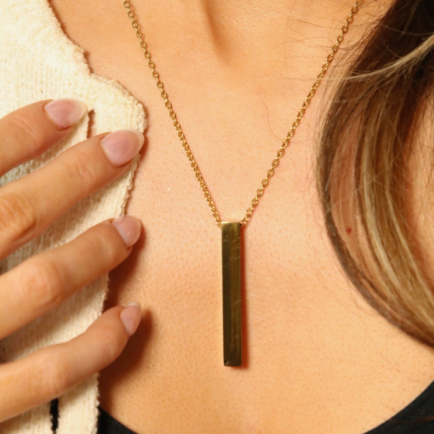 30N1601G - Bar Pendant Fine Necklace, Gold