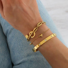 Load image into Gallery viewer, 30B2847G - Long Link T-Bar Bracelet, Gold