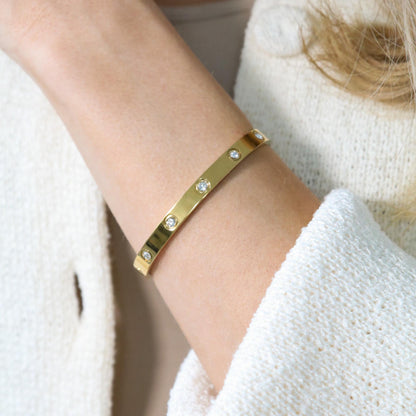 30B9001G - Cali Crystal Bangle, Gold