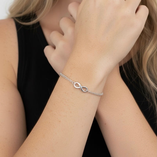 30B2033 - Infinity Bracelet, Silver