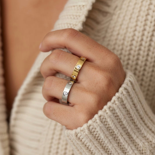 30R5101 - Cali Crystal Ring, Silver