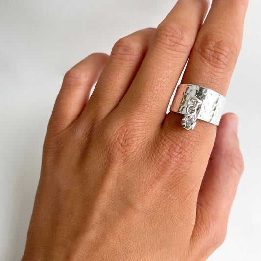 30R5126 - Birthstone Hammered Charm Ring